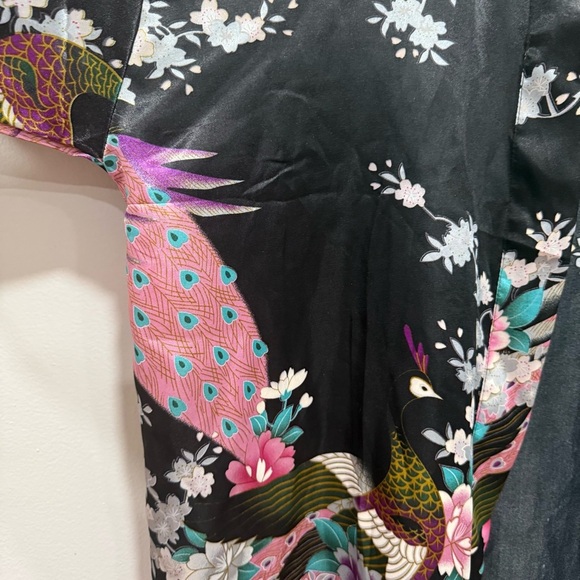 Peacock kimono robe - Picture 5 of 7